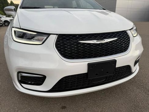 Certified 2024 Chrysler Pacifica Pinnacle AWD/4WD image 24