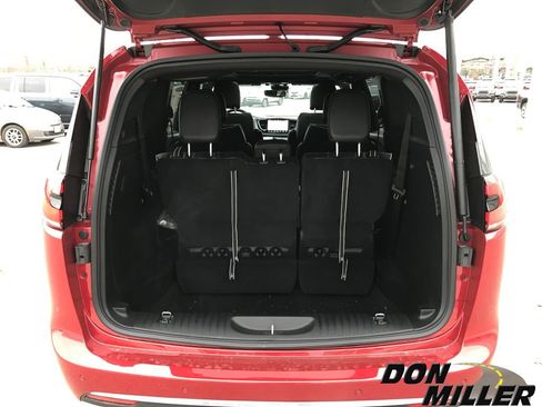 New 2026 Chrysler Pacifica Limited w/ Trailer Tow Group image 38