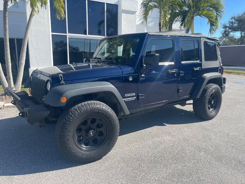 Used 2013 Jeep Wrangler Unlimited Sport image 11