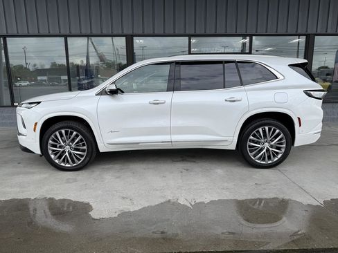 Used 2025 Buick Enclave Avenir w/ Super Cruise Package FWD image 8