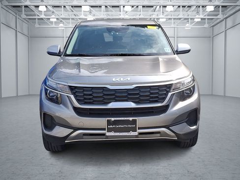 Used 2023 Kia Seltos LX AWD/4WD image 2