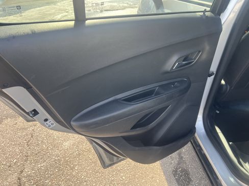 Certified 2022 Chevrolet Trax LT w/ Driver Confidence Package image 11