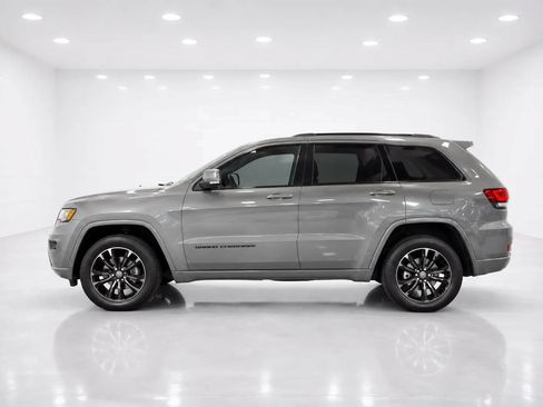 Used 2021 Jeep Grand Cherokee Laredo X AWD/4WD image 2