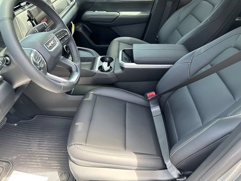 New 2027 GMC Terrain Elevation w/ Elevation Premium Package FWD image 9