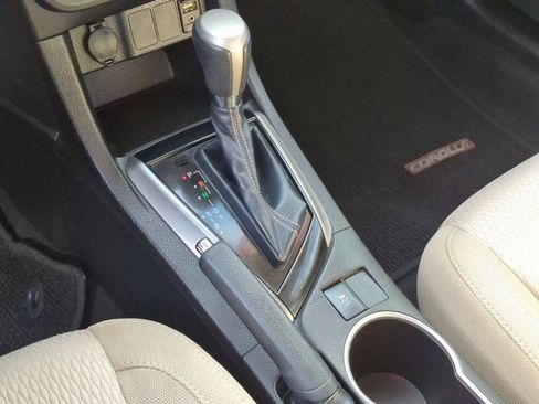 Used 2014 Toyota Corolla LE image 12