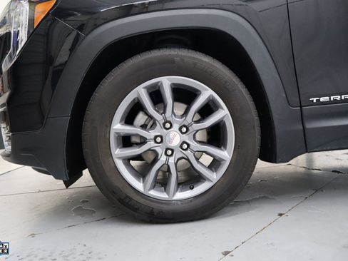 Used 2024 GMC Terrain SLT image 13