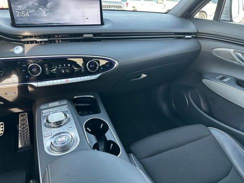 Used 2023 Genesis GV70 2.5T w/ Sport Prestige Package image 21
