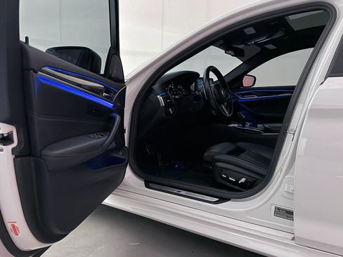 Used 2019 BMW 530i w/ M Sport Package image 16