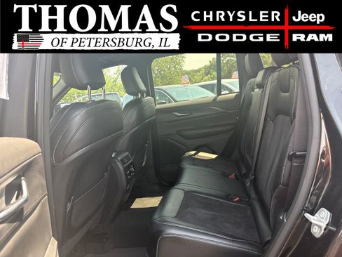 Used 2024 Jeep Grand Cherokee Altitude AWD/4WD image 21