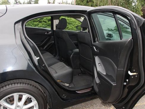 Used 2014 MAZDA MAZDA3 i Touring w/ Moonroof Package 1 FWD image 6
