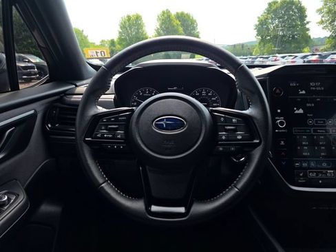 Used 2025 Subaru Forester Premium AWD/4WD image 25