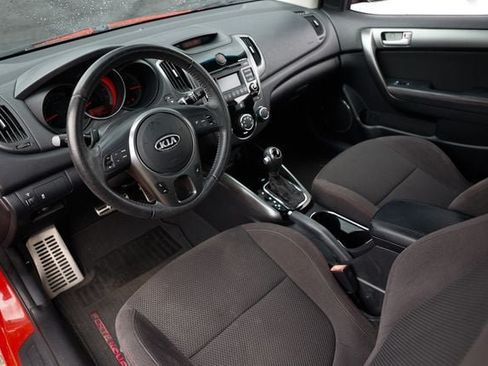 Used 2011 Kia Forte Koup SX FWD image 6