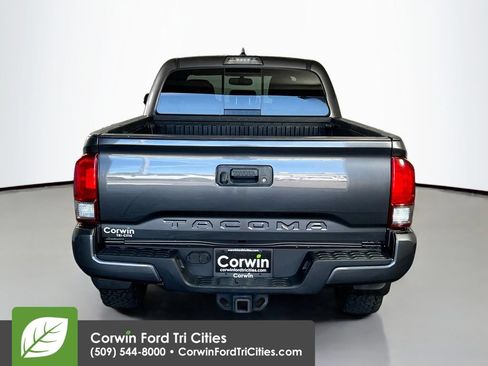 Used 2017 Toyota Tacoma TRD Off-Road AWD/4WD image 13
