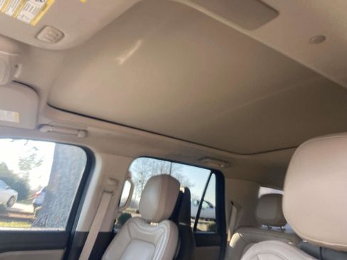 Certified 2022 Lincoln Navigator L Reserve image 23