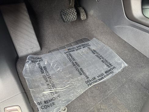 Used 2025 Volkswagen Atlas SE image 19