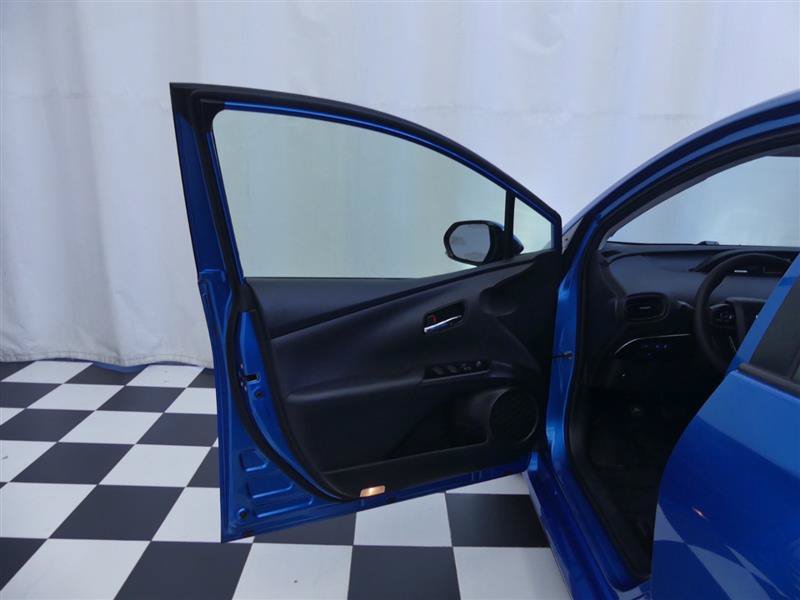 Used 2020 Toyota Prius LE AWD/4WD image 20