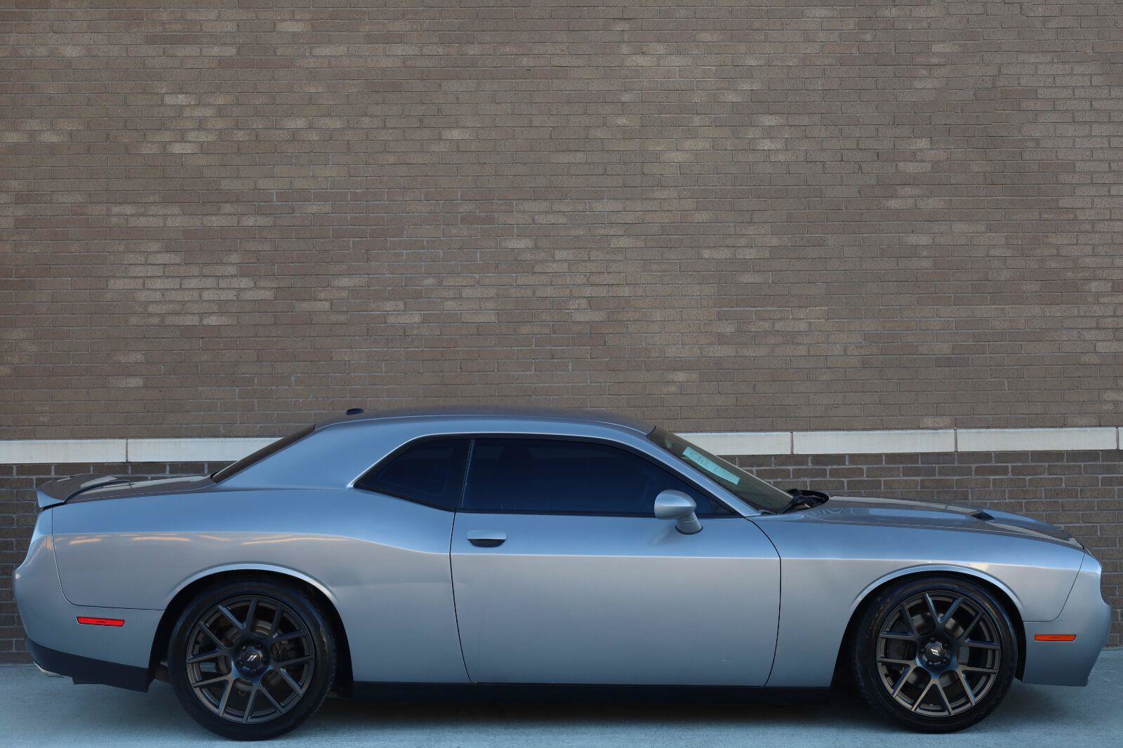 Used 2018 Dodge Challenger R/T RWD image 3