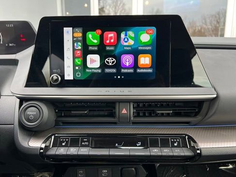 Used 2024 Toyota Prius XLE image 5