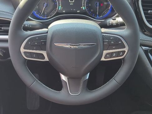 New 2026 Chrysler Pacifica Select image 16