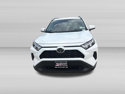 Used 2025 Toyota RAV4 XLE AWD/4WD image 10