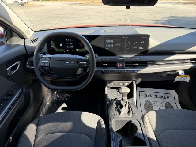 Certified 2025 Kia K4 FWD image 30
