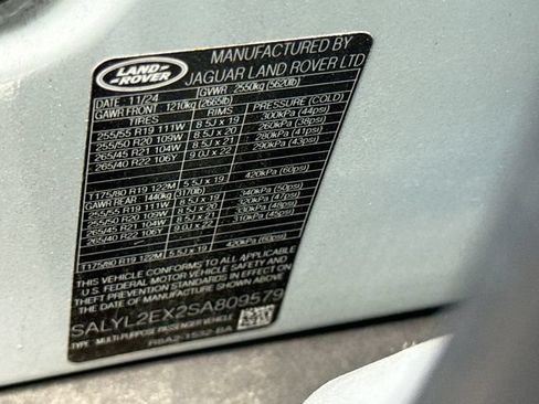 Used 2025 Land Rover Range Rover Velar Dynamic SE AWD/4WD image 38