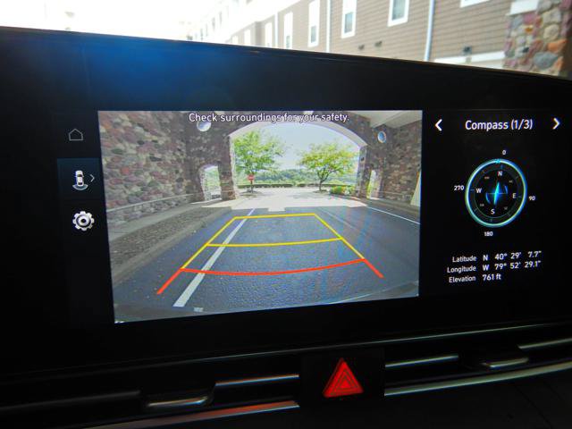 Used 2025 Hyundai Elantra SEL FWD image 19