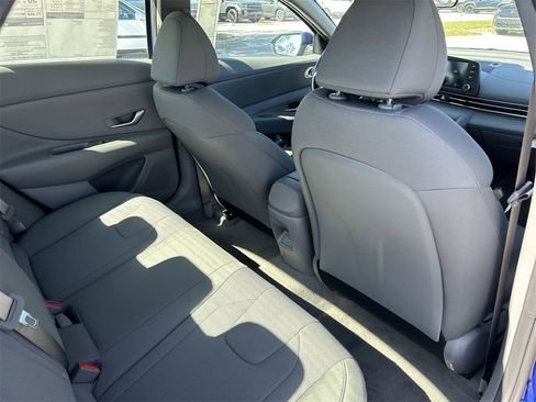 New 2025 Hyundai Elantra SE image 19
