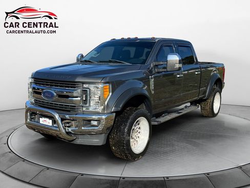 Used 2017 Ford F250 XLT w/ XLT Premium Package image 1
