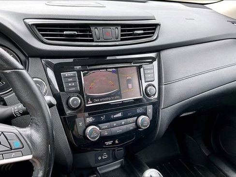 Used 2020 Nissan Rogue SV w/ Sun & Sound Touring Package FWD image 14