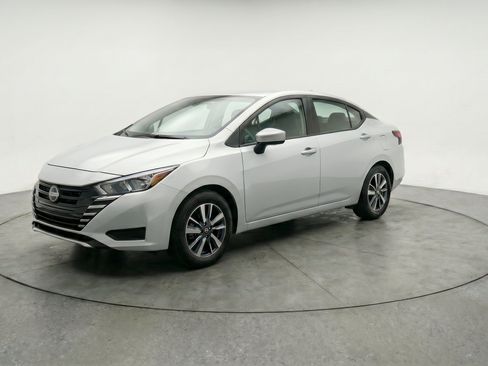 Used 2025 Nissan Versa SV FWD image 3