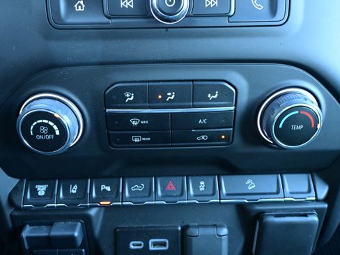 Used 2025 Chevrolet Silverado 2500 Custom w/ Custom Value Package image 25