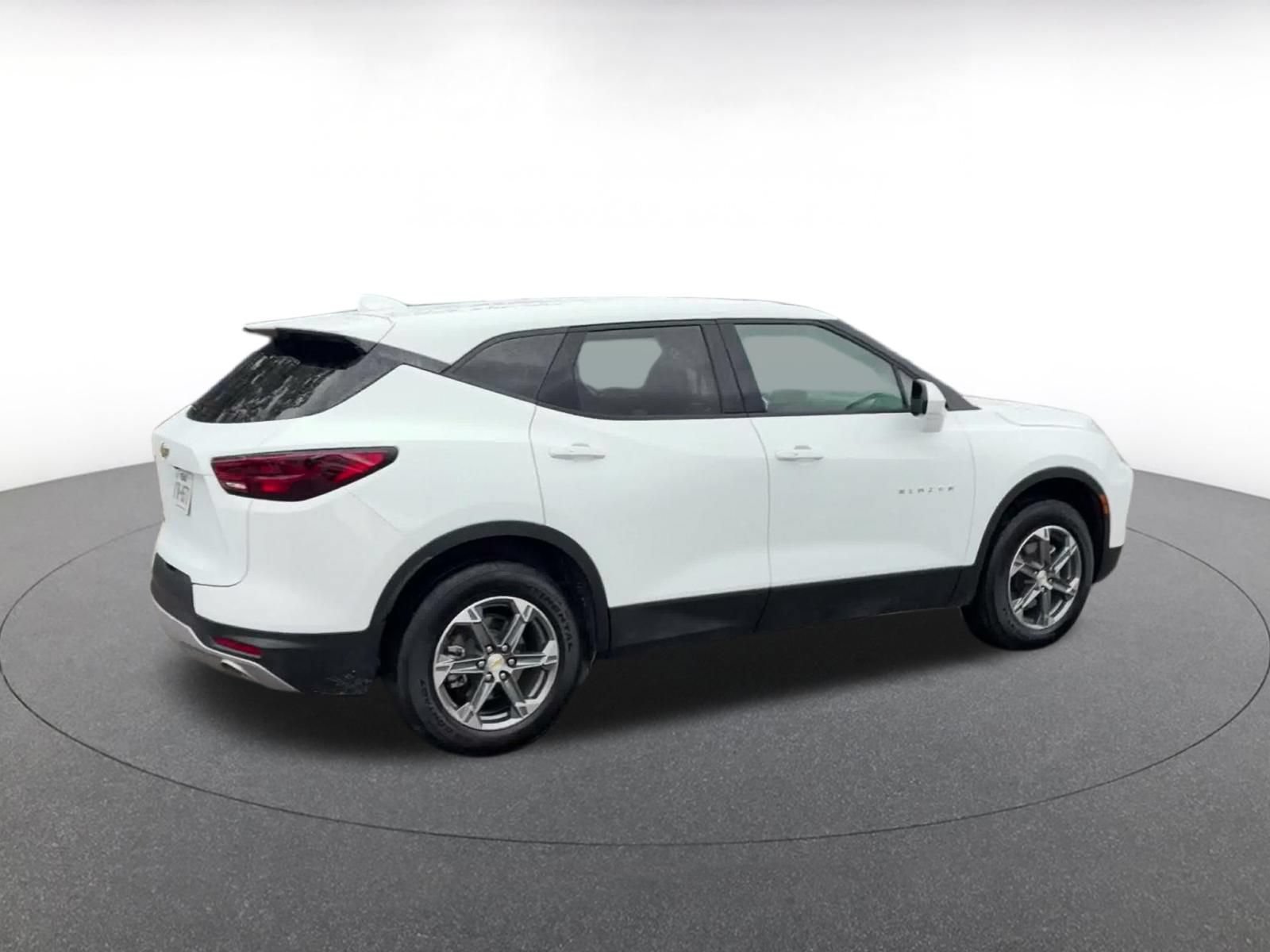 Used 2026 Chevrolet Blazer LT FWD image 13