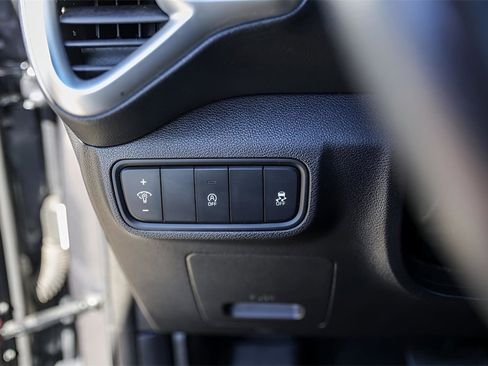 Used 2022 Kia Soul LX image 13