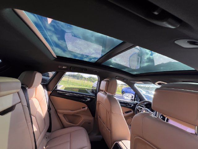 Used 2019 Porsche Macan AWD/4WD image 29