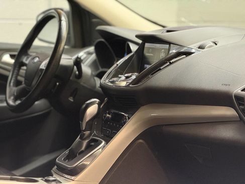 Used 2013 Ford Escape SEL image 2