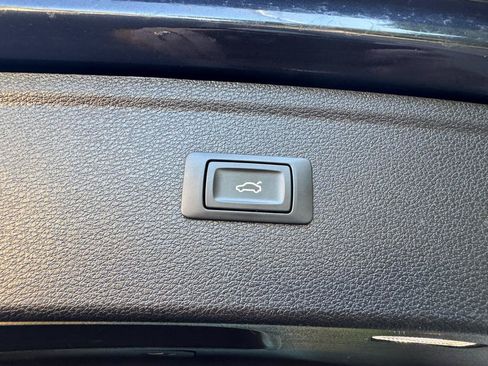 Used 2019 Audi Q5 2.0T Premium AWD/4WD image 24