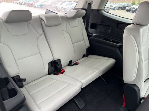 Used 2023 Kia Telluride S w/ S Sunroof Package image 14