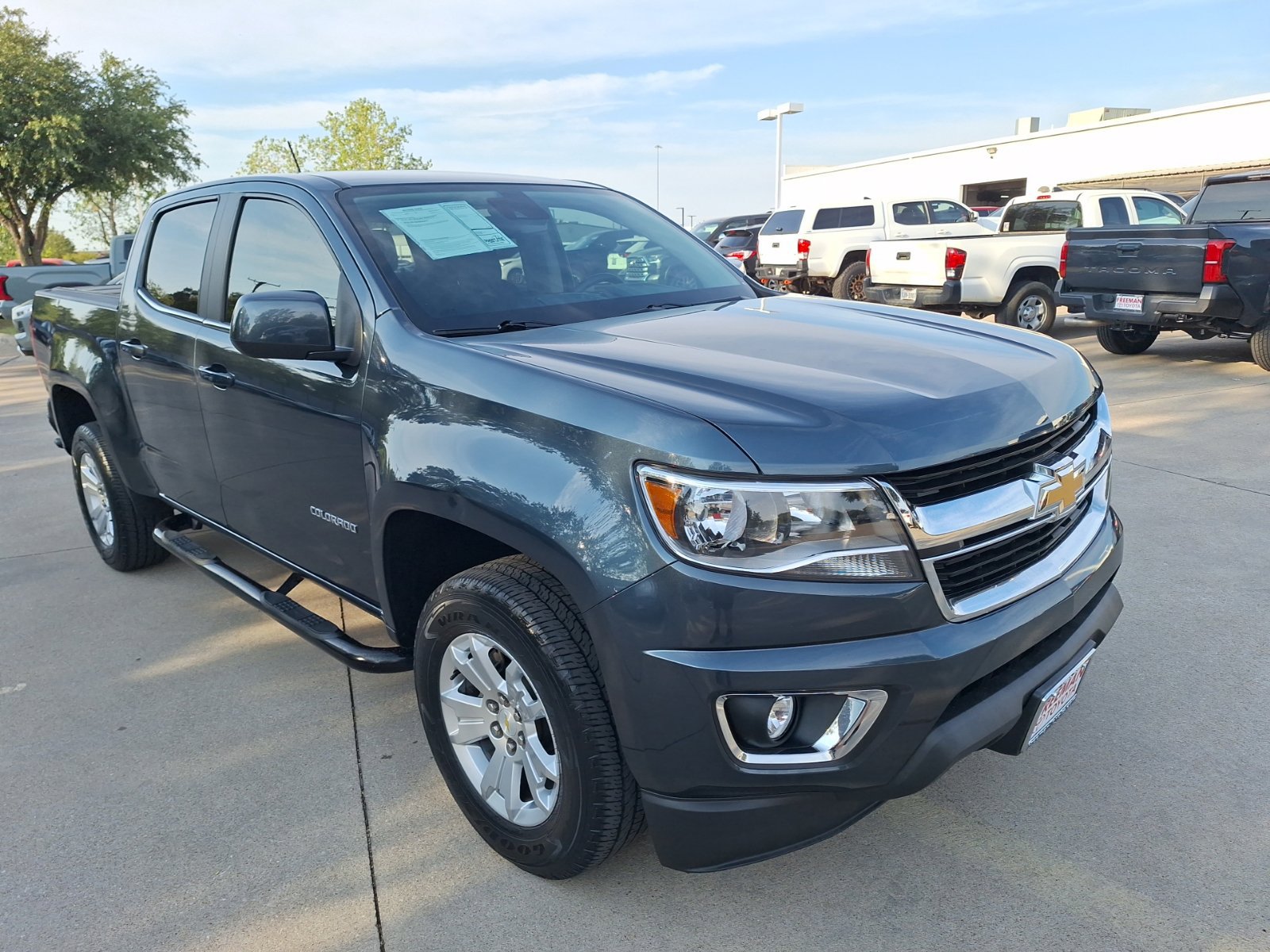 Used 2020 Chevrolet Colorado LT w/ Safety Package RWD image 8
