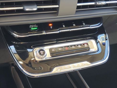 Certified 2023 Lincoln Corsair AWD w/ Equipment Group 101A image 18