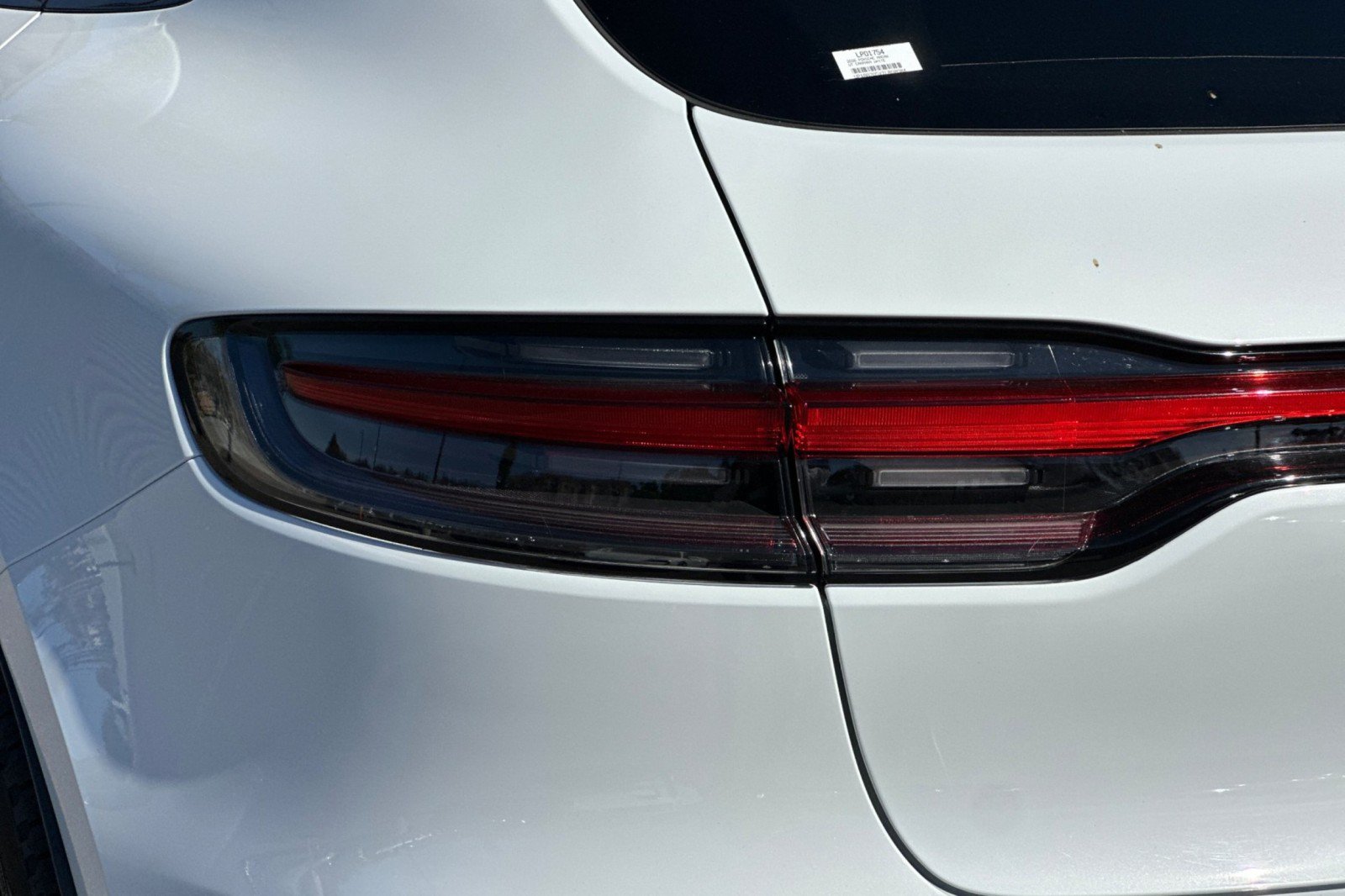 Used 2026 Porsche Macan AWD/4WD image 28