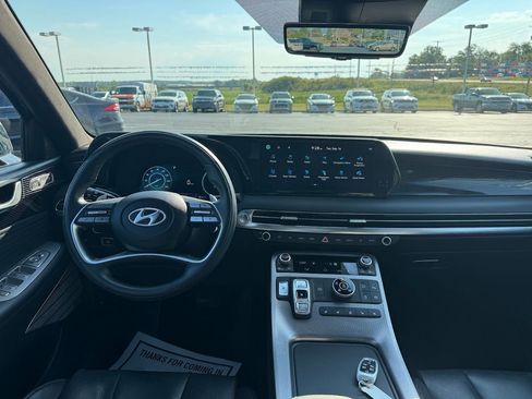Used 2023 Hyundai Palisade Calligraphy image 16