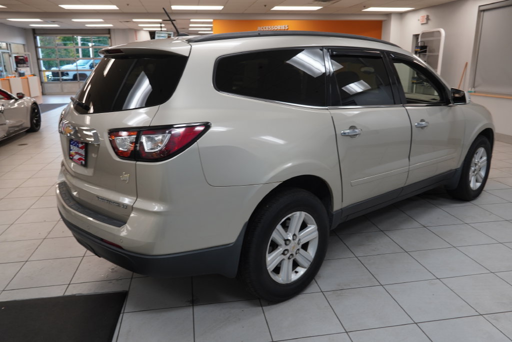 Used 2013 Chevrolet Traverse LT FWD image 12