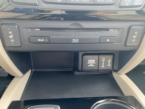 Used 2017 Honda Pilot Touring image 30