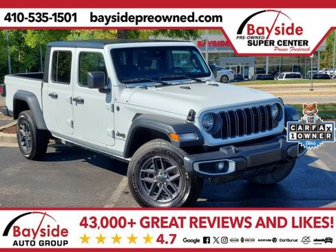 Used 2025 Jeep Gladiator Sport AWD/4WD image 1