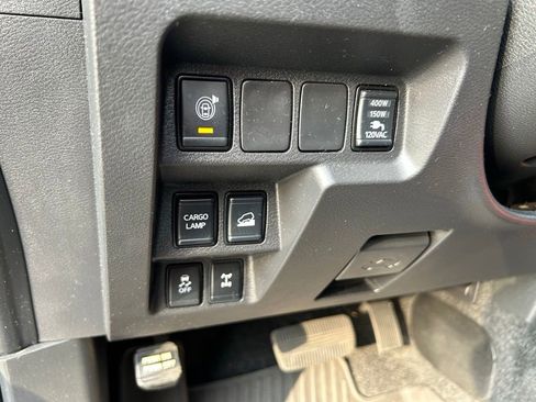 Used 2023 Nissan Frontier PRO-4X w/ Pro Convenience Package AWD/4WD image 17