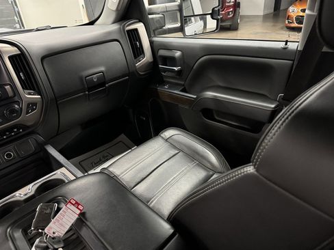 Used 2017 GMC Sierra 3500 Denali w/ Duramax Plus Package image 30