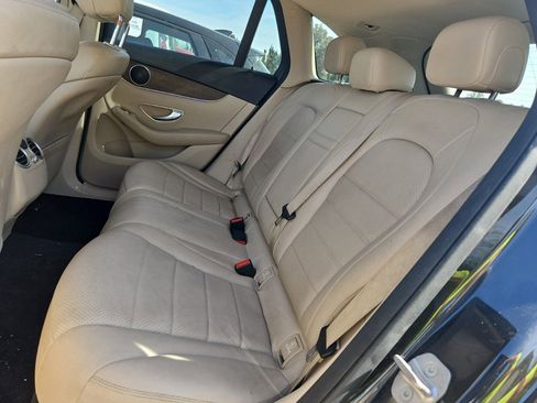 Used 2021 Mercedes-Benz GLC 300 image 13