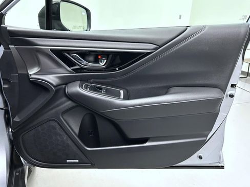 Used 2025 Subaru Outback Limited image 16