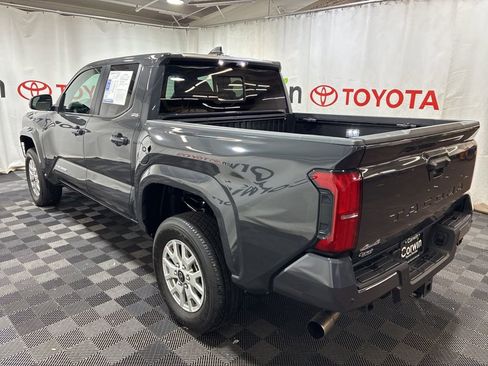 Used 2025 Toyota Tacoma SR5 AWD/4WD image 5